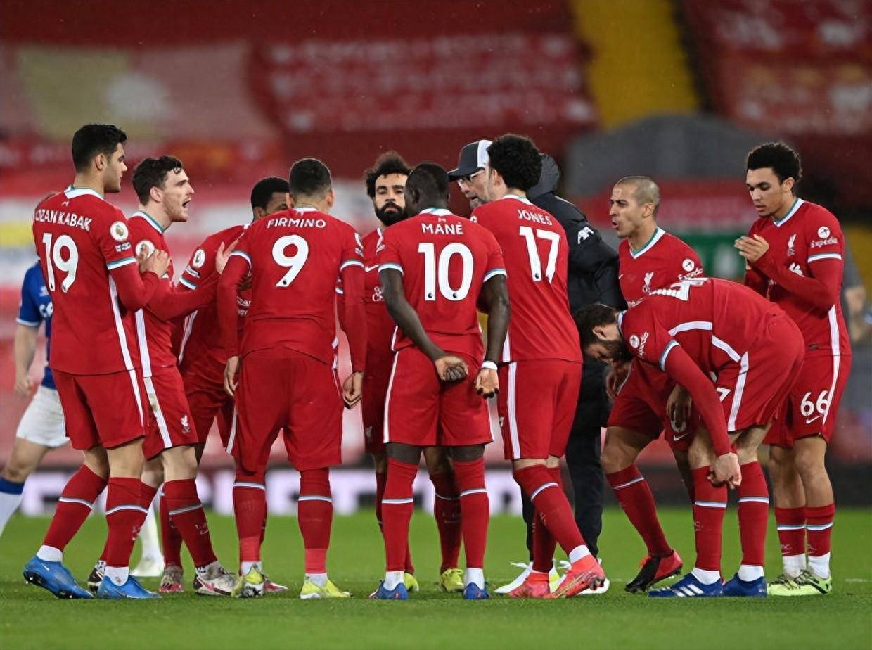 开云体育在线-欧洲杯半决赛:双方队员意气风发,一决胜负!