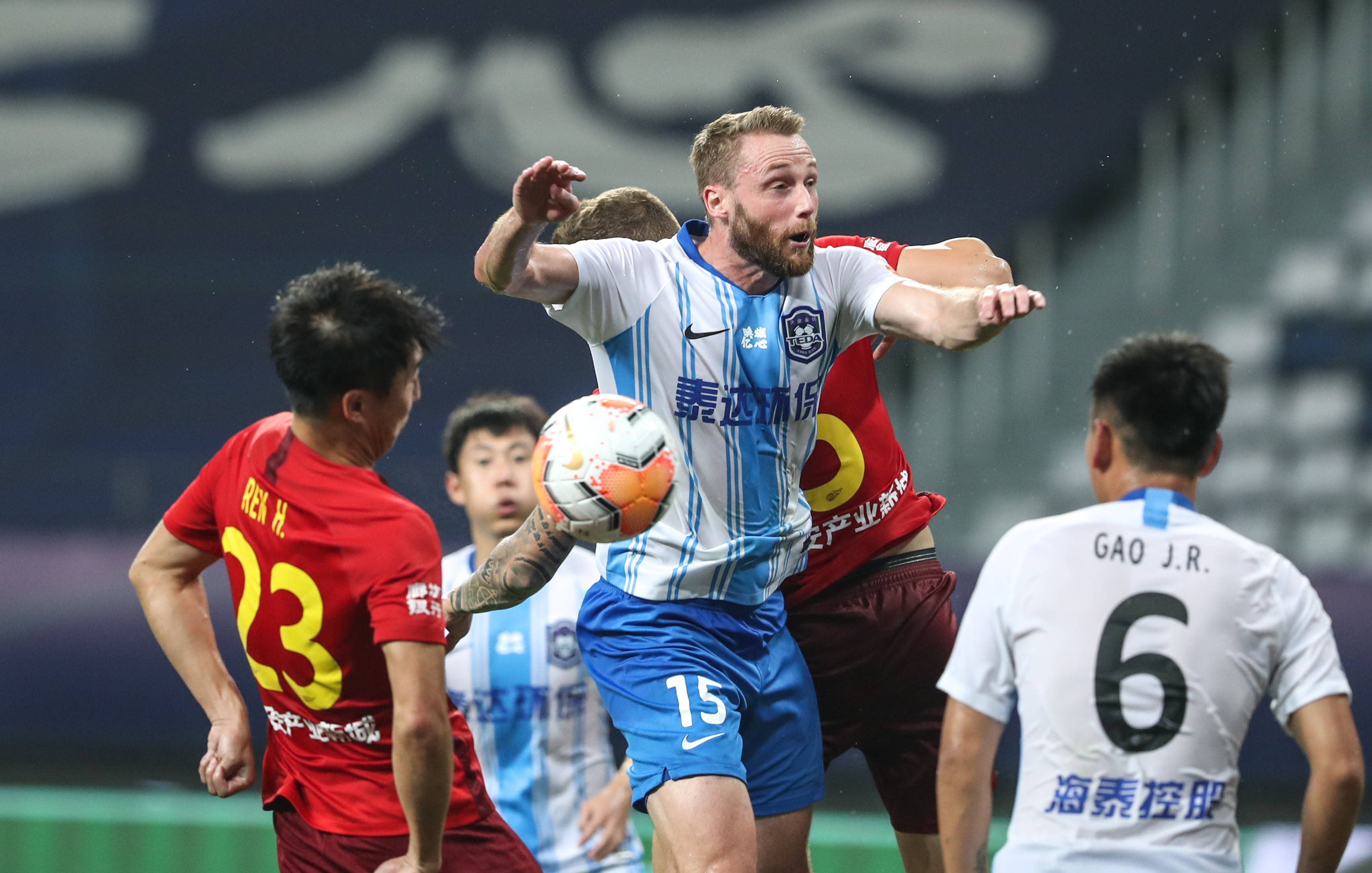 开云体育官网-包含天津泰达击败对手,赢得比赛的词条