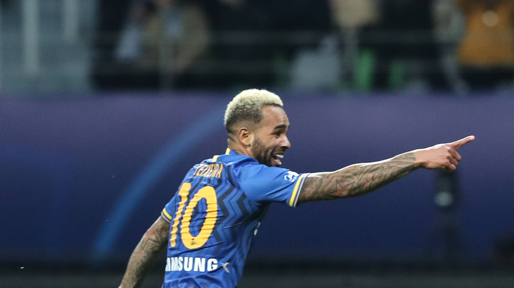 开云体育中国-包含苏宁苦战获胜,球员表现高光的词条