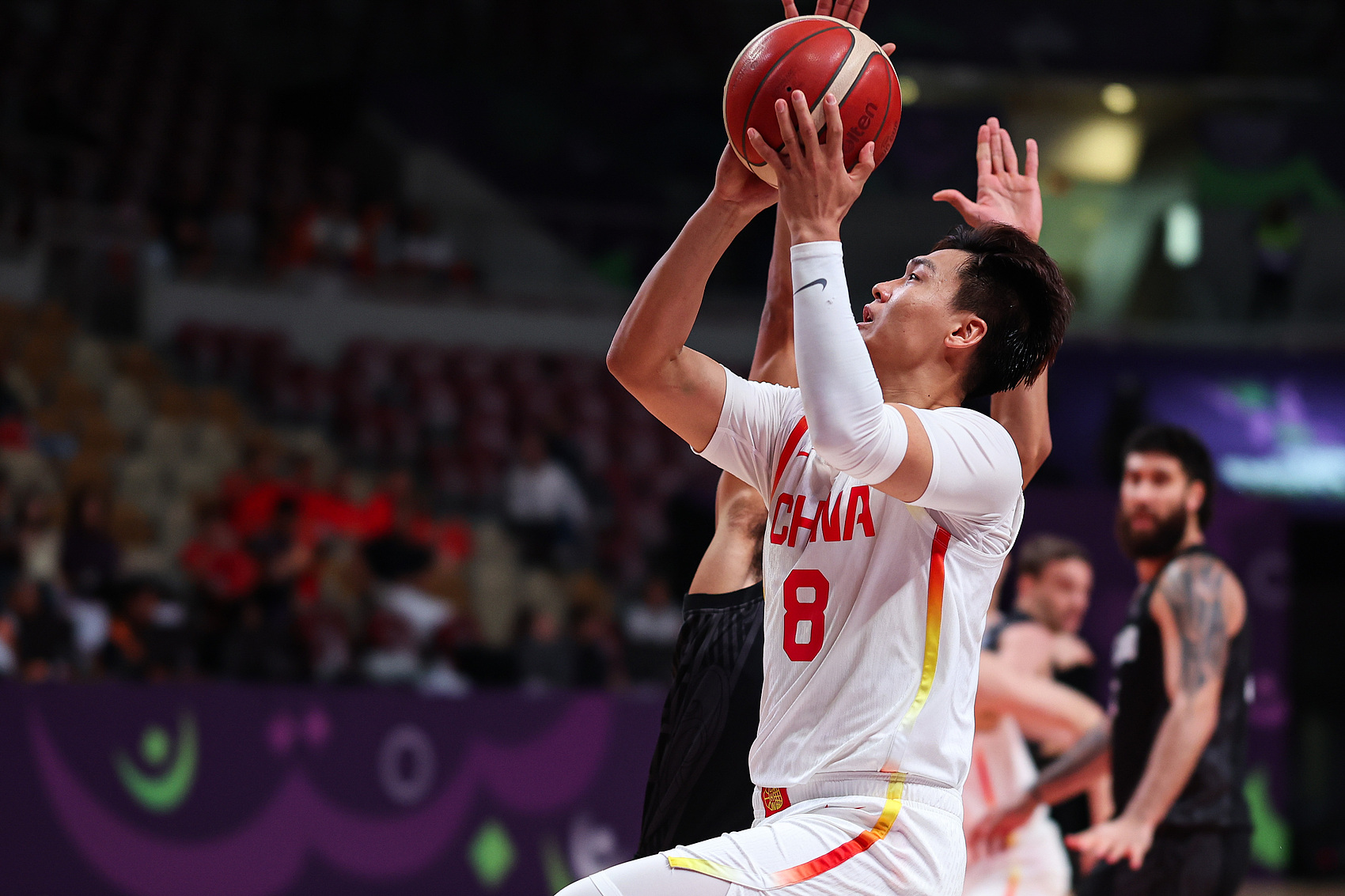 菲律宾男篮险胜中国男篮,詹姆斯高光表现的简单介绍 菲律宾男篮险胜中国男篮,詹姆斯高光表现的简单介绍