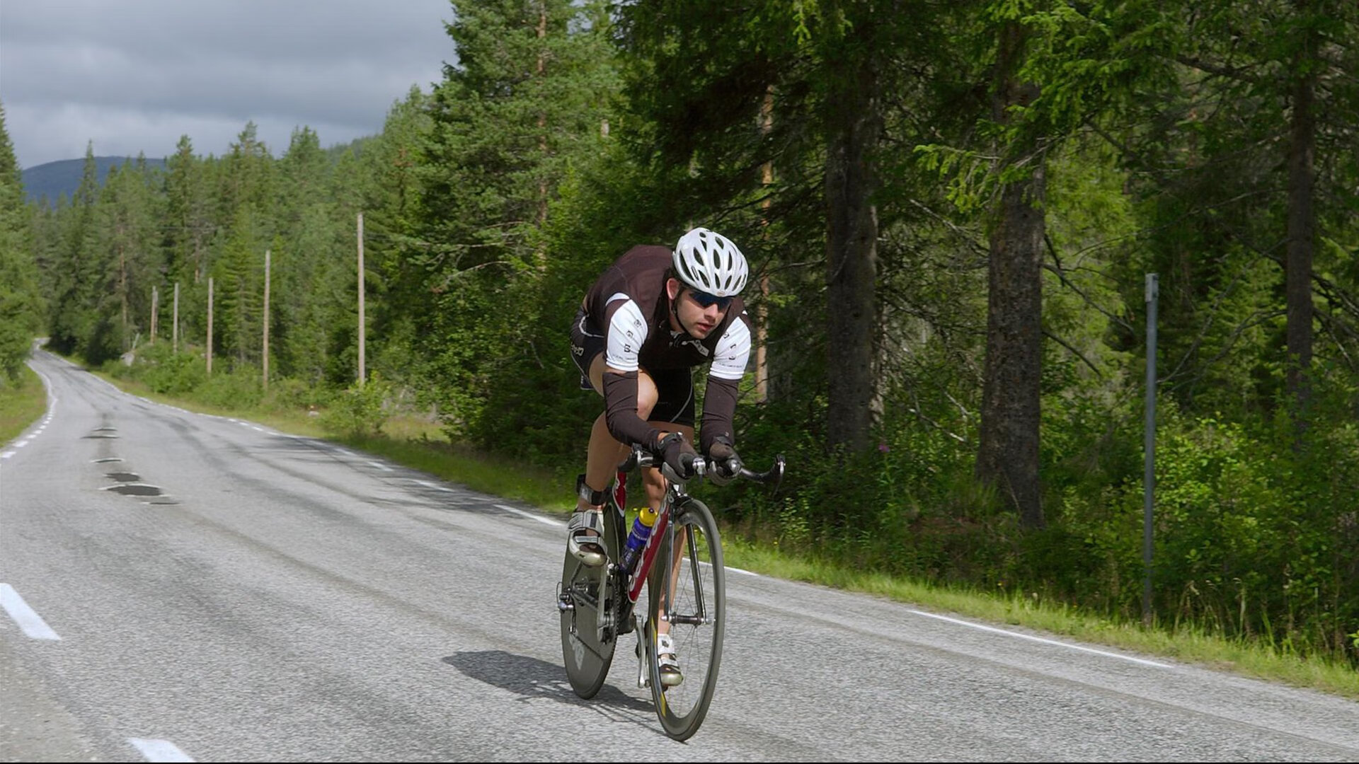 法比尼奥关键进球定乾坤,荷兰硬仗取胜中国,展现欧洲足球底蕴
